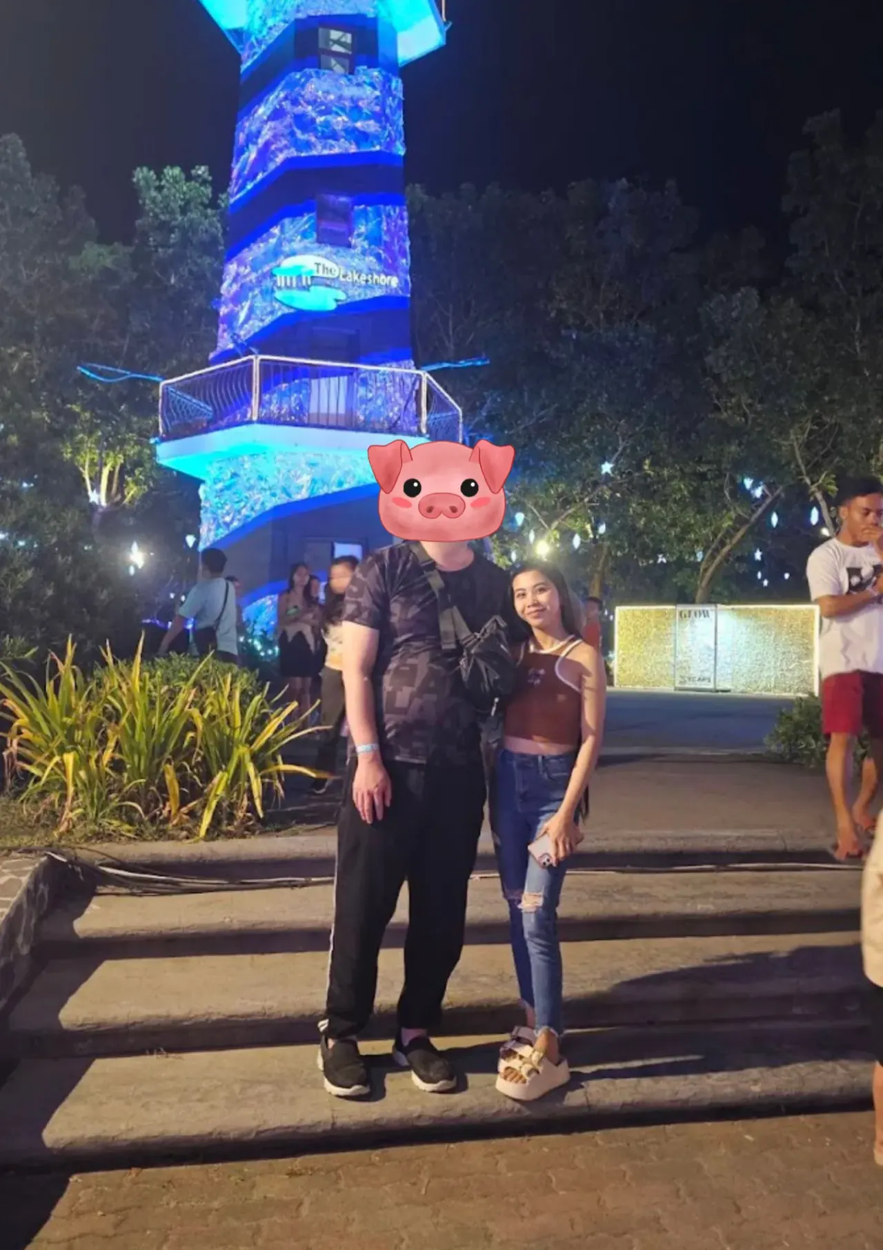 旅程中的夜間燈飾合照