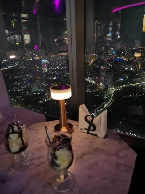 河內高樓夜景