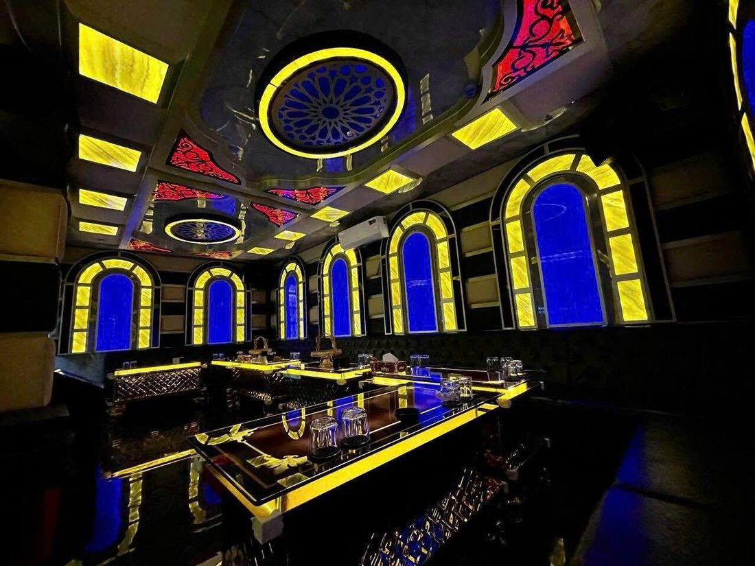 93 KTV PEARL 彩窗金廳 教堂彩色玻璃拱窗包廂