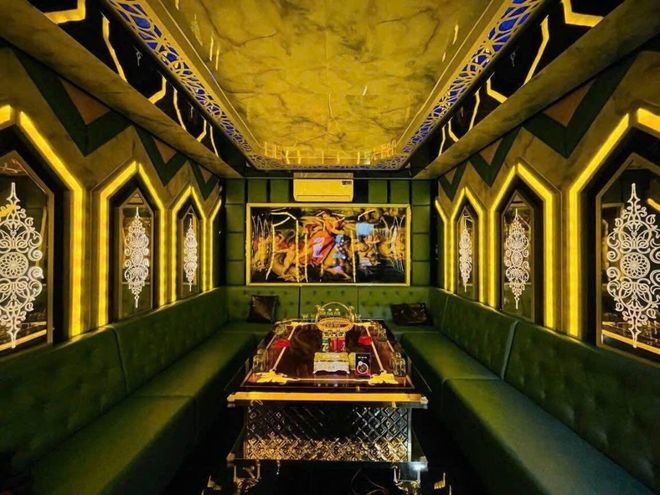 93 KTV PEARL 墨綠絲絨金浮雕包廂