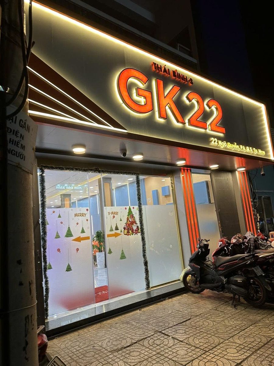 GK22 黃金王國 KTV 胡志明第五郡門頭招牌夜景