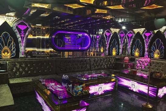 LA ROYAL KTV 紫調 LED 包廂