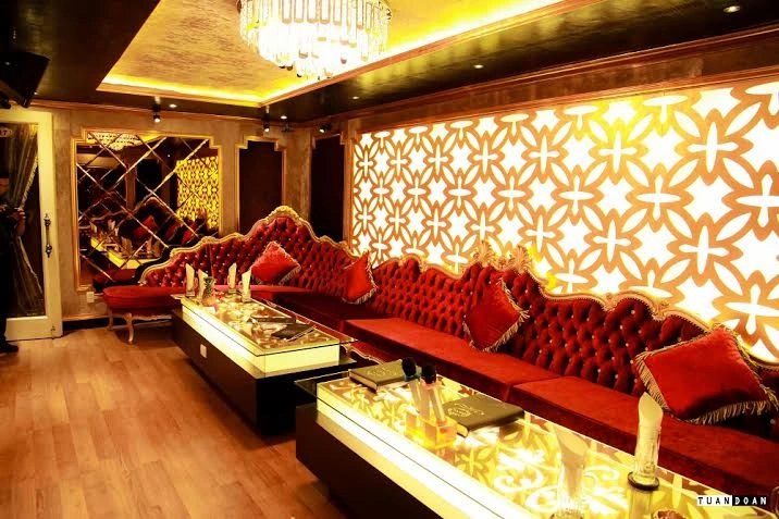 LA ROYAL KTV 紅絨卡座包廂