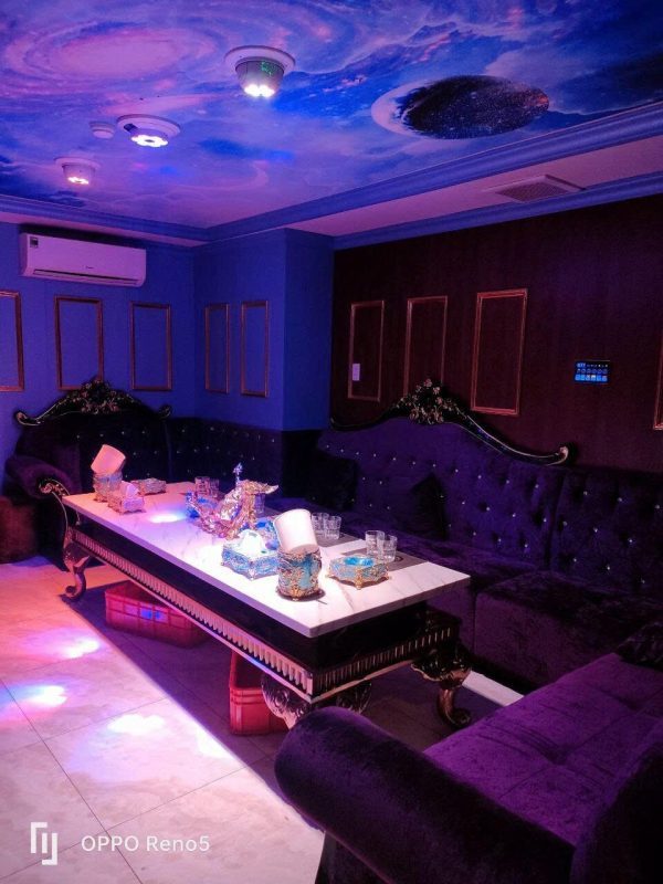 PRINCE 800 KTV 藍紫星點天花包廂