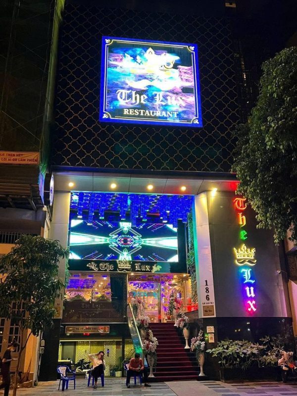 THE LUX 188 KTV 夜間發光門頭招牌